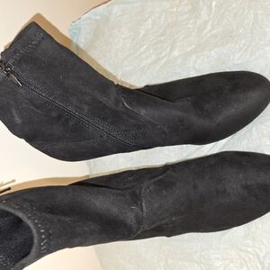 Elegant Black Women's Boots
